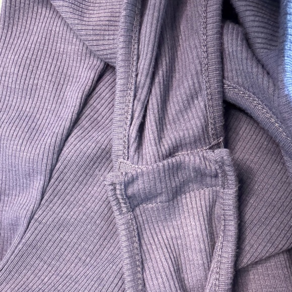 Paperoc Purple Ribbed Off Shoulder Ruffle Bodysuit Size Small - Picture 5 of 5